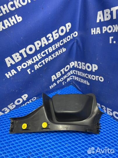 Накладка на порог Ford Focus 3 седан pnda 2011