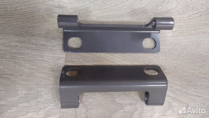 Петля двери 15024043 Volvo BL