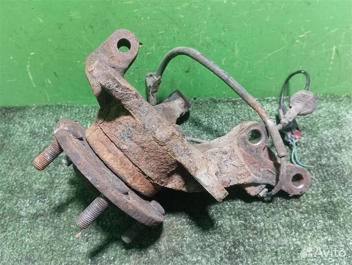 Кулак передний левый Dodge Caliber PM 2008