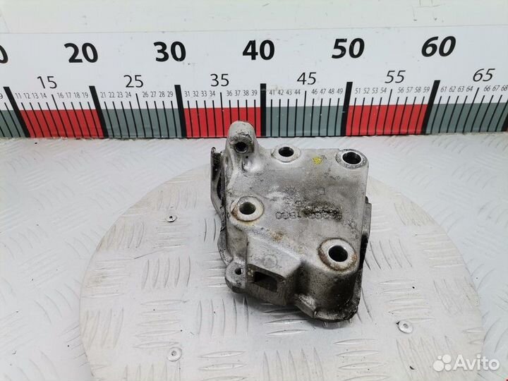 Кронштейн двигателя Citroen C3 Picasso 2000