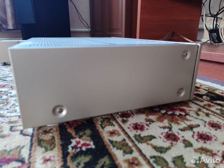 Усилитель мощности звука Marantz PM7004