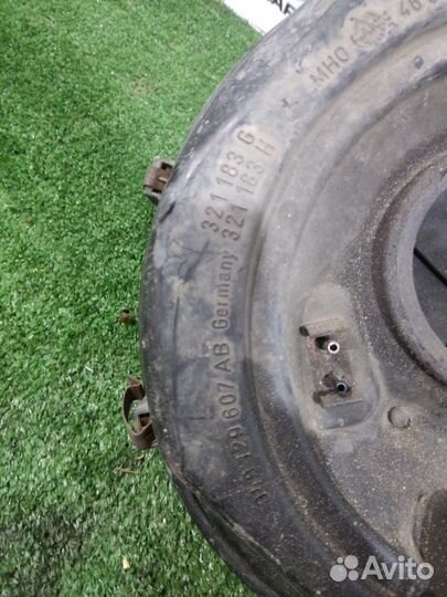 Корпус воздушного фильтра Audi 100 C44 1.8 1987