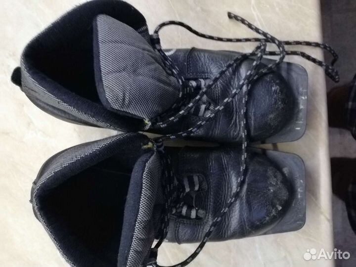 Лыжные ботинки