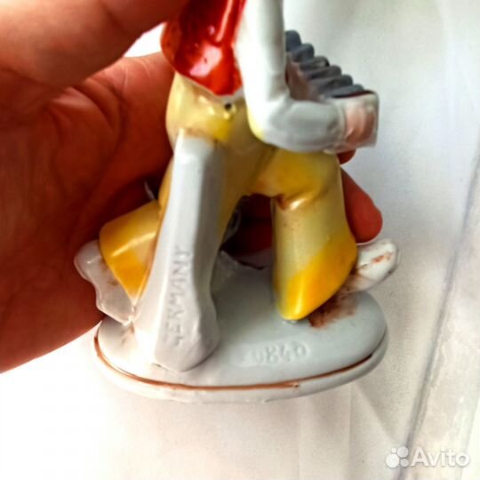 Фарфор статуэтка 