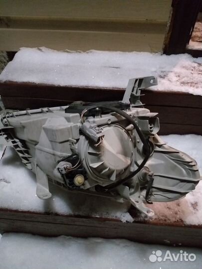 Фара левая toyota raum