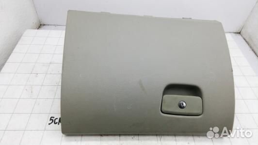 Бардачок (вещевой ящик) jeep grand cherokee WK2 (1