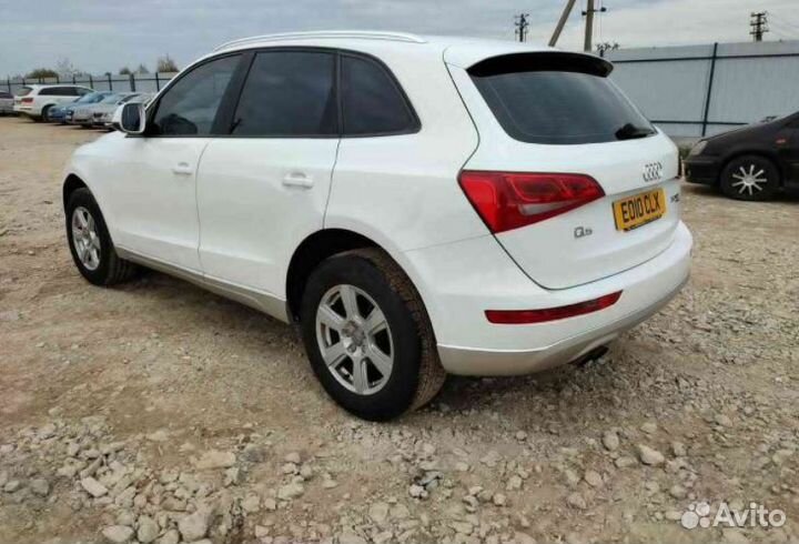 Audi Q5 8R 2010 г по запчастям
