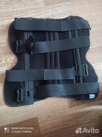 Ортез (тутор) на коленный сустав