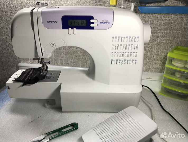 Компьютерная швейная машина Brother RS-240