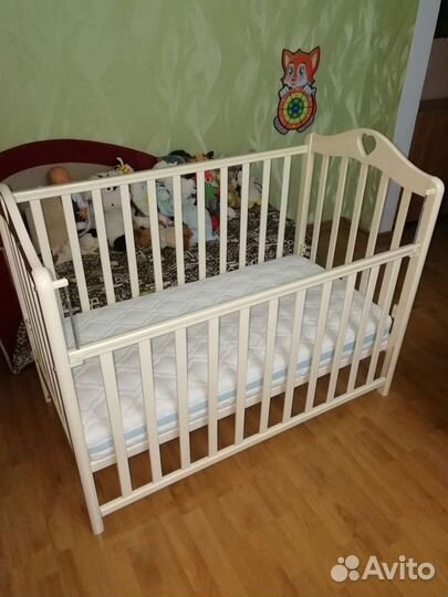 Детская кроватка с маятником + матрас