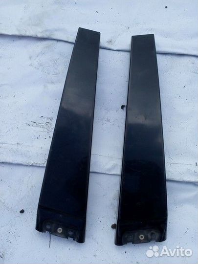 Накладка стойки средняя правая Volkswagen Touareg