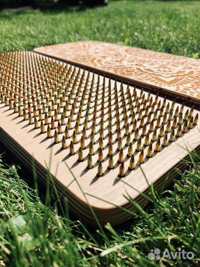 Гвозди, доска садху, доска с гвоздями