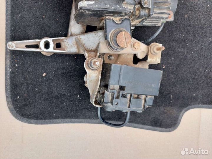 Блок клапанов подвески Audi Q7 4L 2005-2015