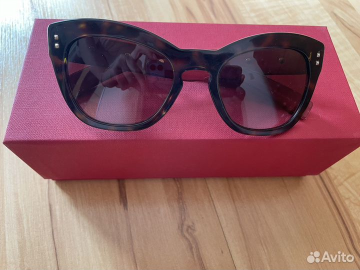 Солнцезащитные очки италия valentino