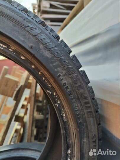 Bridgestone Blizzak Revo GZ 215/45 R17 87Q