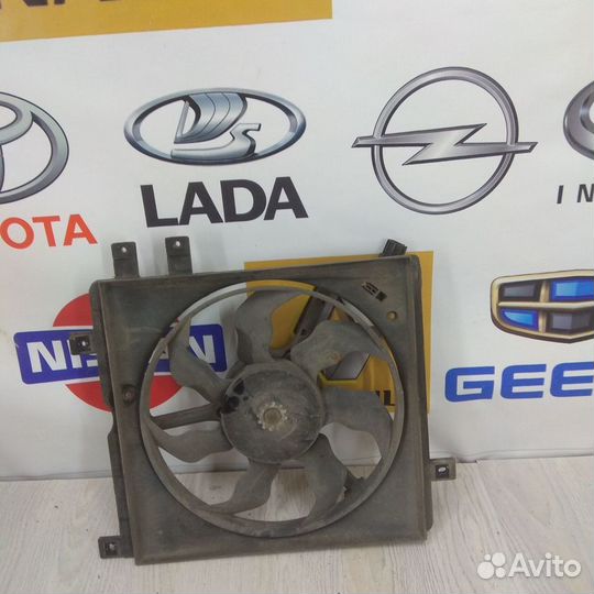 Вентилятор радиатора охлаждения двигателя диффузор