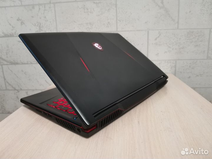 Игровой ноутбук MSI 15.6