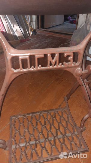 Швейная машинка зингер ножная