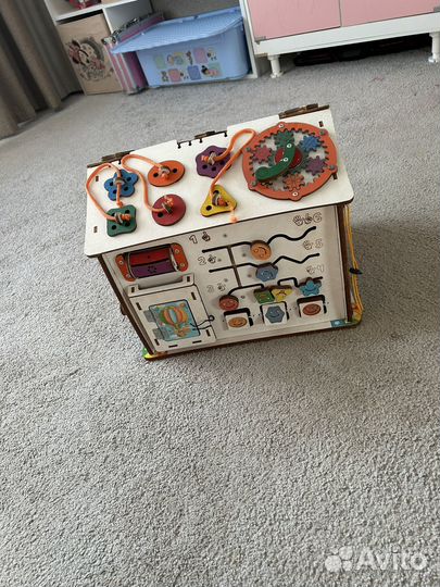 Бизиборд домик