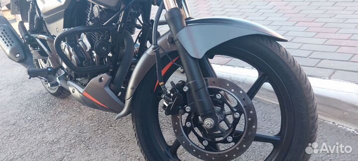 Мотоцикл bajaj Pulsar 180