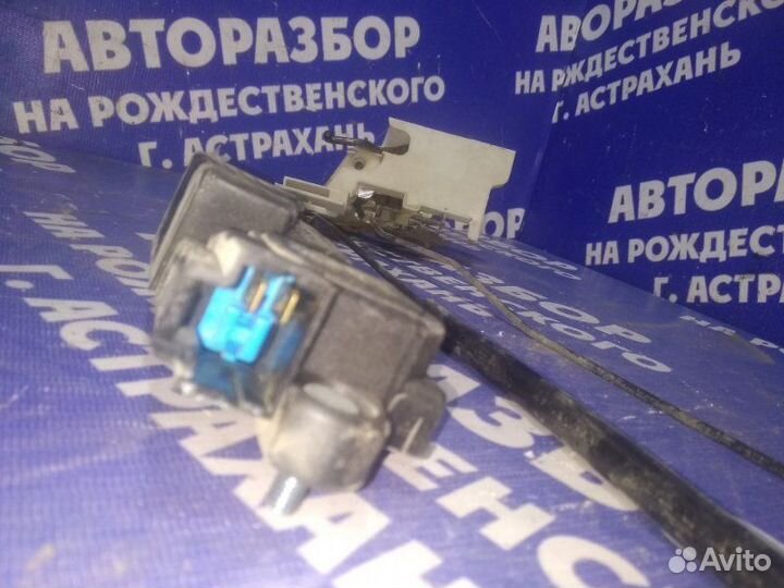 Задний левый замок двери Hyundai Sonata 4 седан