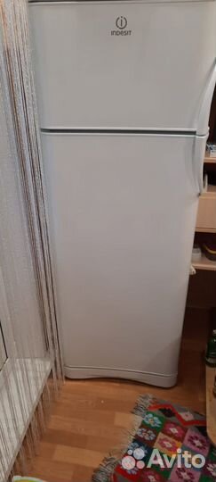 Холодильник indesit