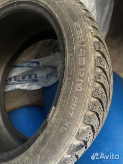 Nokian Tyres Hakkapeliitta 9 235/45 R18