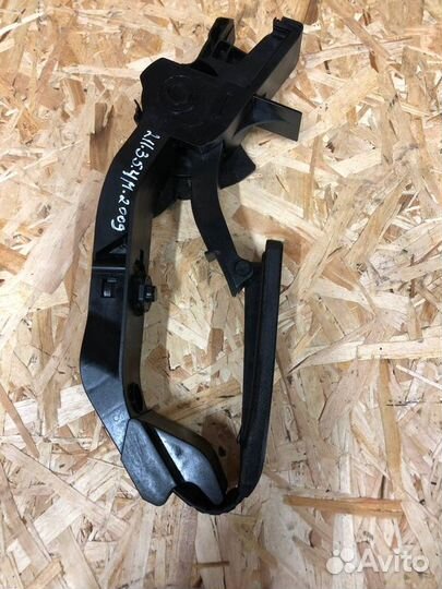 Накладка крышки багажника Mercedes E W211