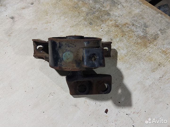 Подушка двигателя для mazda 323 BJ