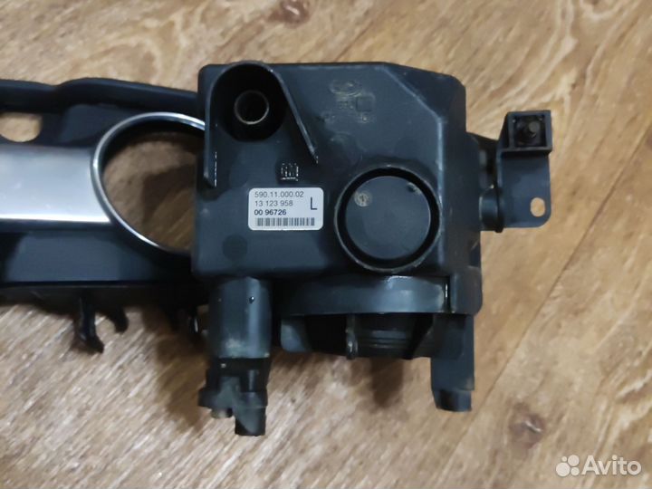 Фара противотуманная левая Opel 13123958