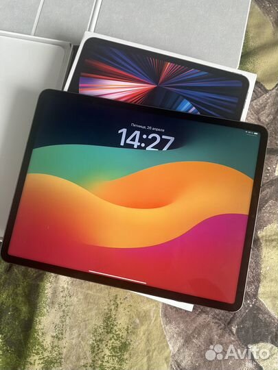 iPad Pro 12.9 128gb + sim, m1 (5 поколение)