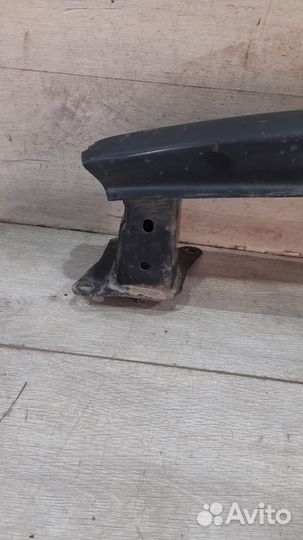 Усилитель заднего бампера Volkswagen Golf 5 С 2003