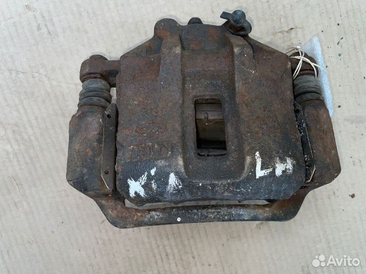 Суппорт передний левый Kia Magentis EF G4JP 2005