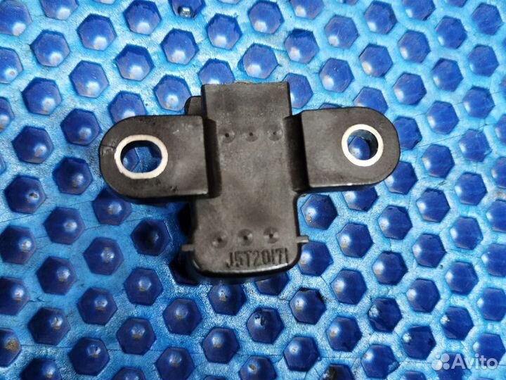 Датчик положения коленвала Mitsubishi carisma 1.8