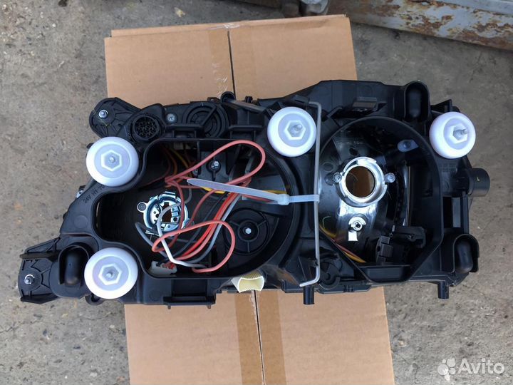 Фара Актрос с 2010 года 9438201761