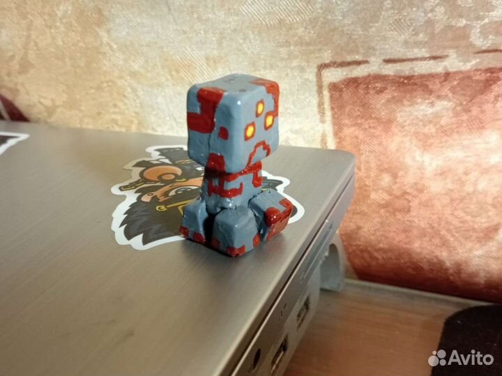 Редкий редстоуновый крипер, майнкрафт, игрушка