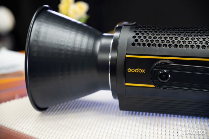 Осветитель светодиодный Godox VL300II