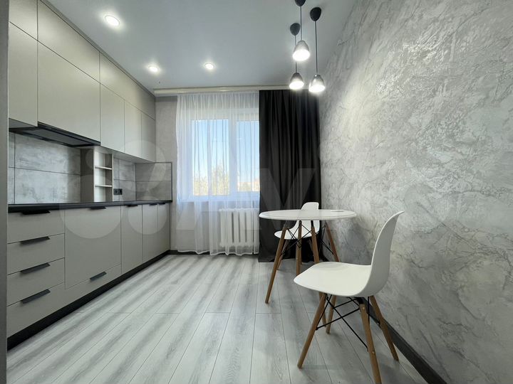 2-к. квартира, 55 м², 6/9 эт.