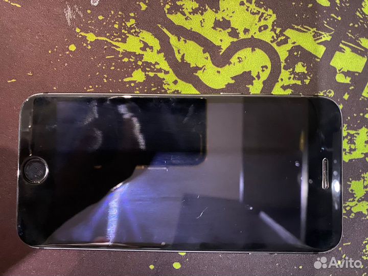 Телефон iPhone 8