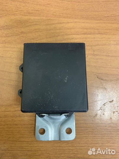 Блок управления дверьми Nissan Liberty QR20 2.0