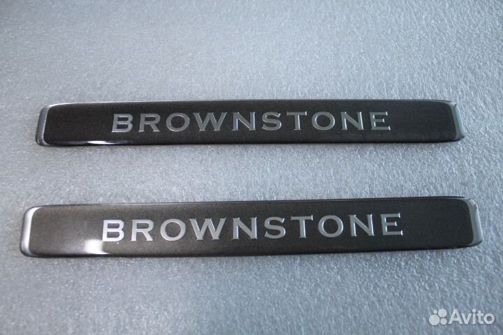 Шильдики Brownstone Land Cruiser 200 2 штуки C8MF5