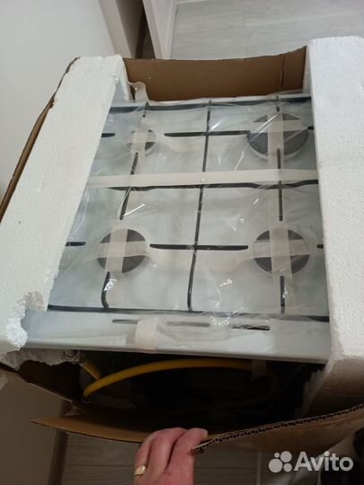 Продам газовую плиту, две раковины и тюльпан