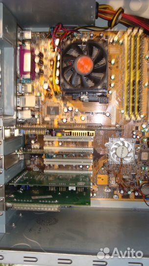 Материнская плата(в комплекте)