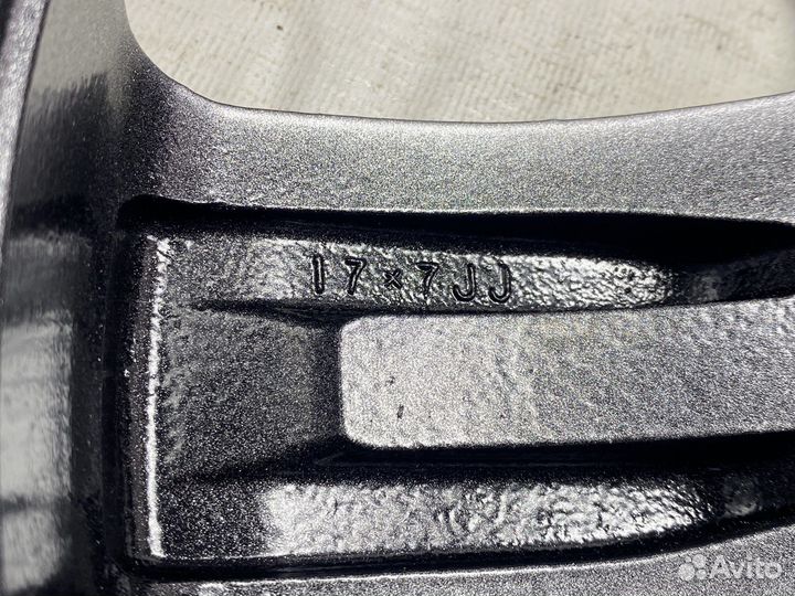 Диски Toyota R17 5/114.3 цо 60.1 мм