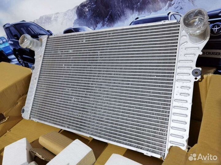 Интеркулер Toyota Rav4