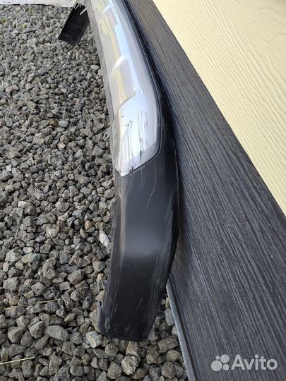 Нижняя губа переднего бампера на тойота Раф 2021г