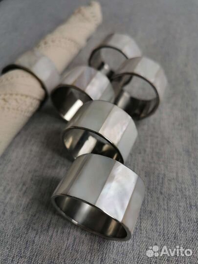 Приборы для сервировки стола, кольца для салфеток