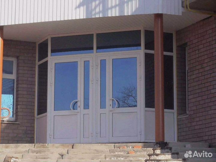 Двустворчатые пластиковые двери