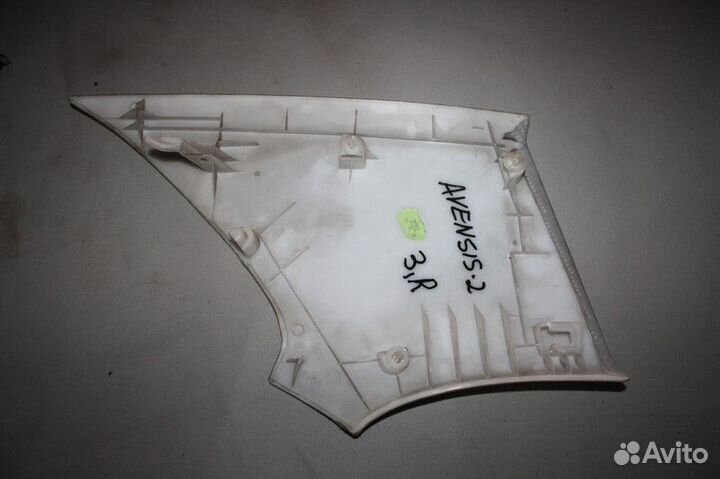 Обшивка стойки (задняя R) toyota avensis II 2003-2