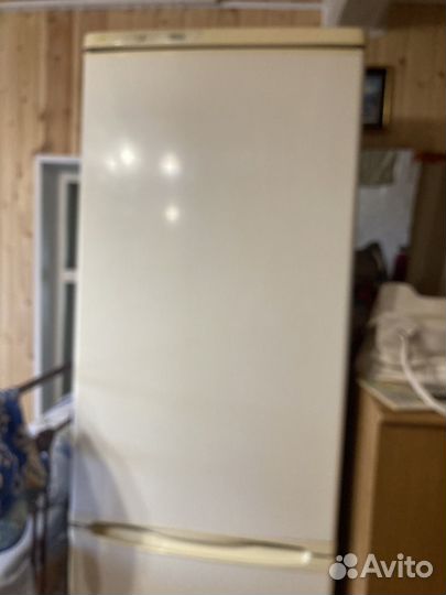 Холодильник stinol